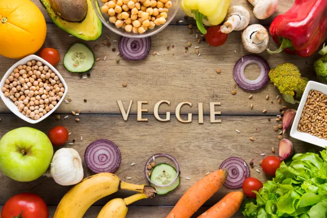 Alimentations spécifiques - Variété d'aliments sains et colorés